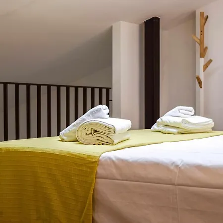 Loft Centrico Y Acogedor Apartment Besalu